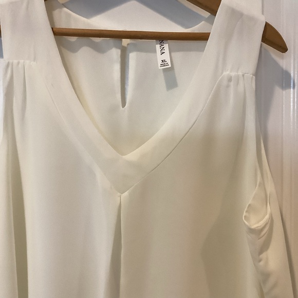 NWOT Zenana Outfitters Ivory V-Neck Blouse - Picture 2 of 10